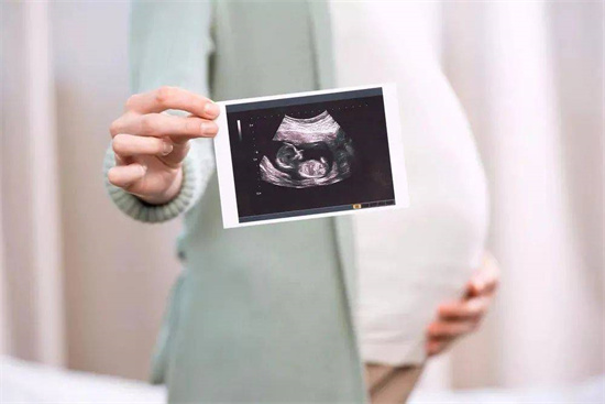 孕早期做孕期检查有哪些需要注意的？孕期检查费用只要三千元？