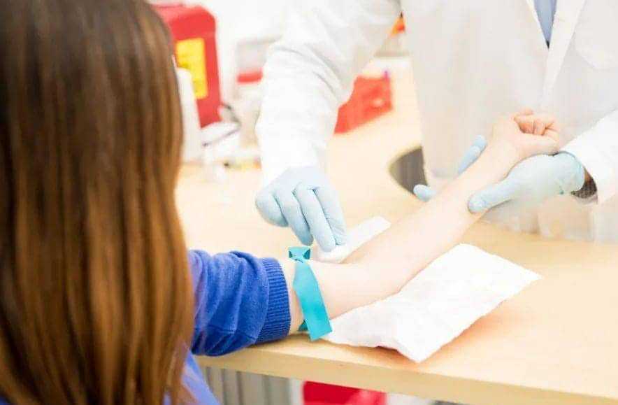 44岁基础卵泡几个算正常？卵泡还有吗？