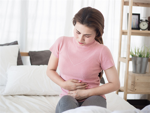 孕初期小腹隐隐作痛是怎么回事 怀孕期间应该吃什么好？